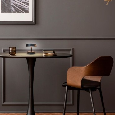Lampes sans fils pour table et jardin - Lampe LED rechargeable noire SAN – éclairage tactile nomade IP44 USB-C